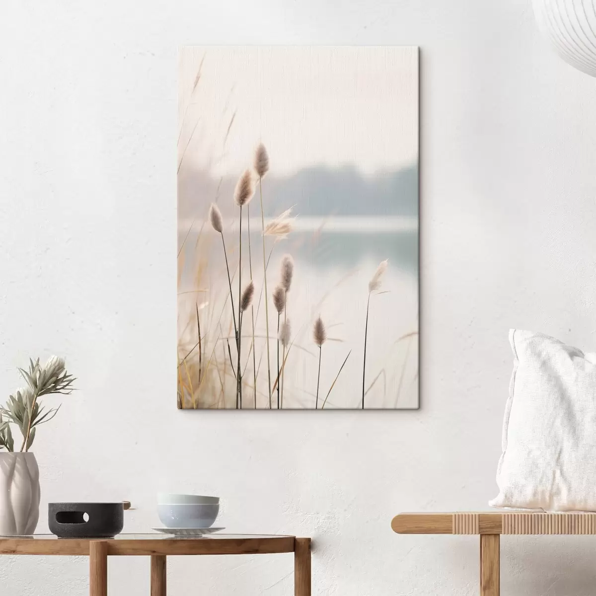 murales de pared Cañas suaves junto a la orilla brumosa de un lago, tonos beige pastel. s46504