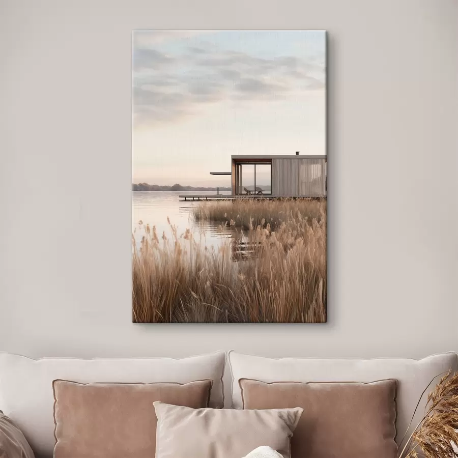 murales de pared Moderna cabaña junto al lago entre juncos al atardecer. s46513