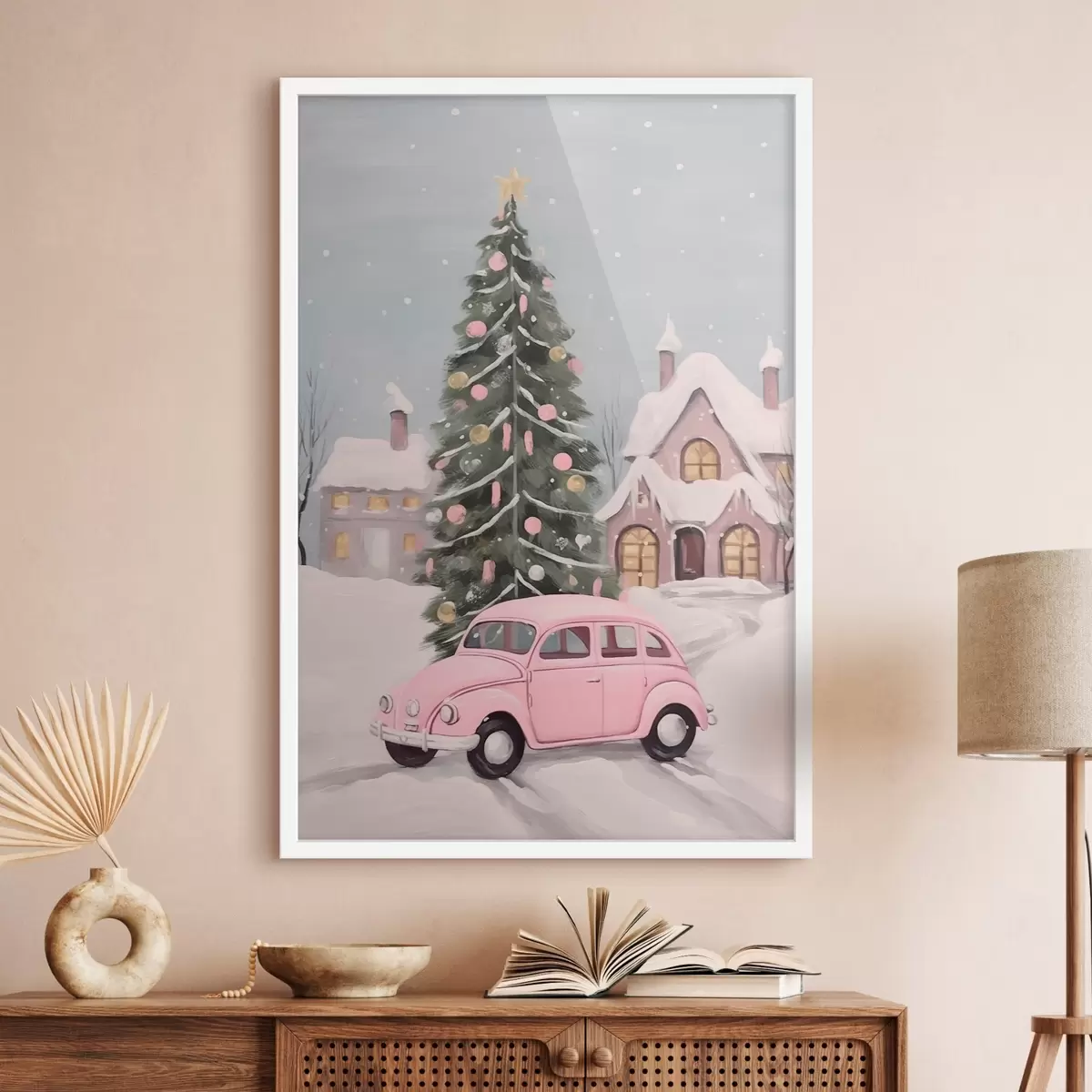 Poster Coche rosa y árbol de Navidad decorado fuera de la casa. f46621