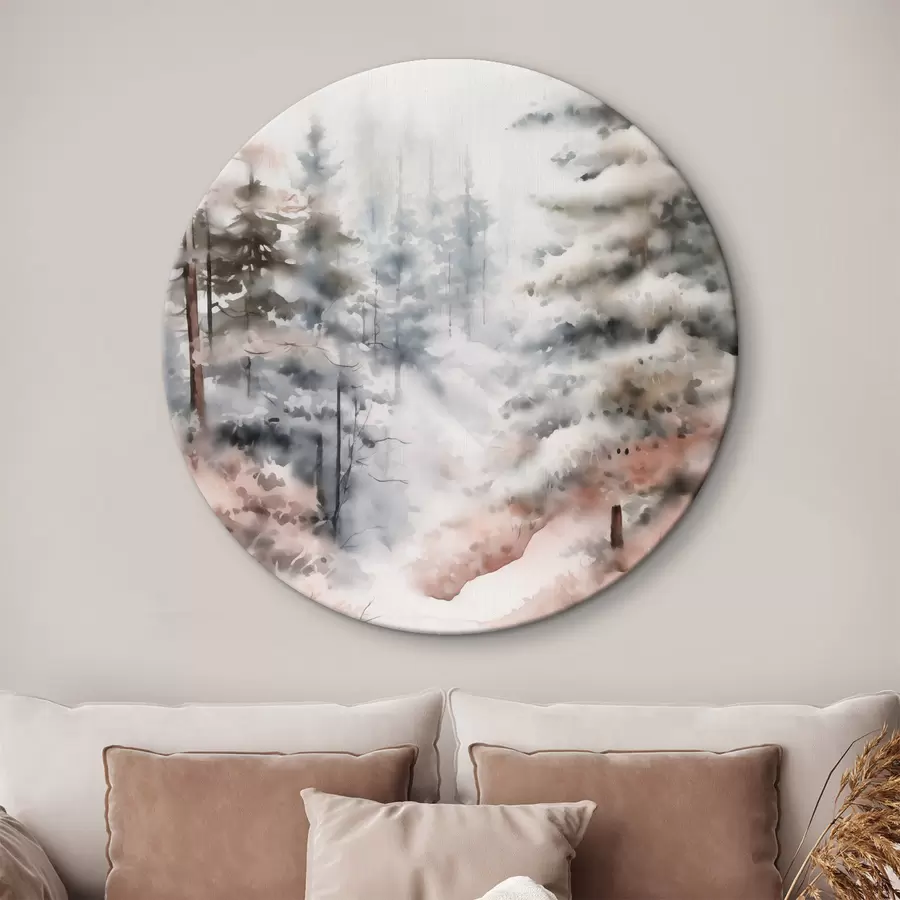 murales de pared Altos pinos cubiertos de nieve, erguidos en un bosque brumoso, una escena invernal suave y apagada r46702