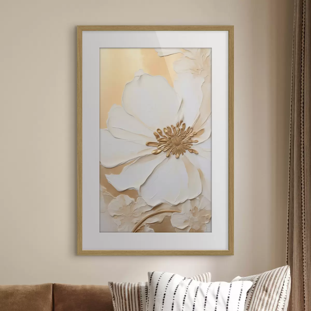 Poster Flor blanca con pétalos delicados y pinceladas gruesas imitadas, sobre un fondo texturizado de color naranja claro f46691