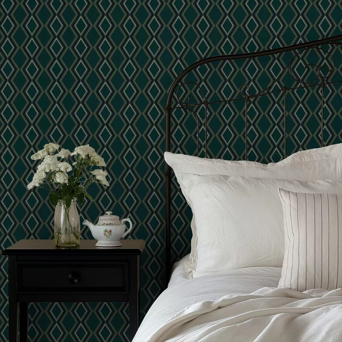 Papel pintado Fondo verde azulado oscuro con filas verticales de rombos. a00976