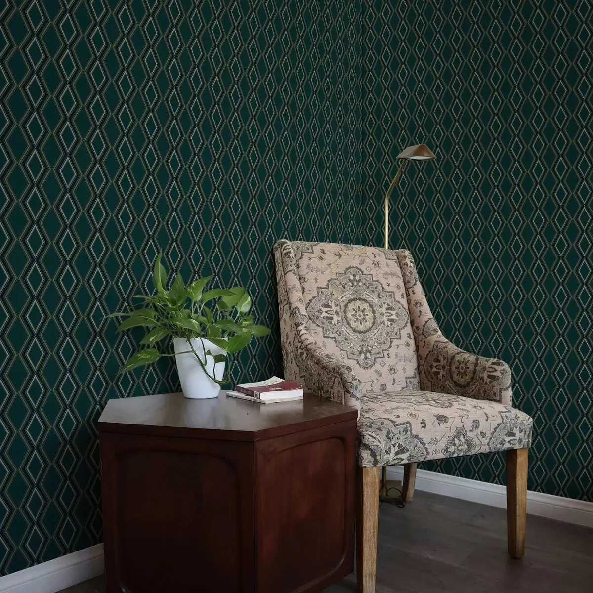 Papel pintado Fondo verde azulado oscuro con filas verticales de rombos. a00976