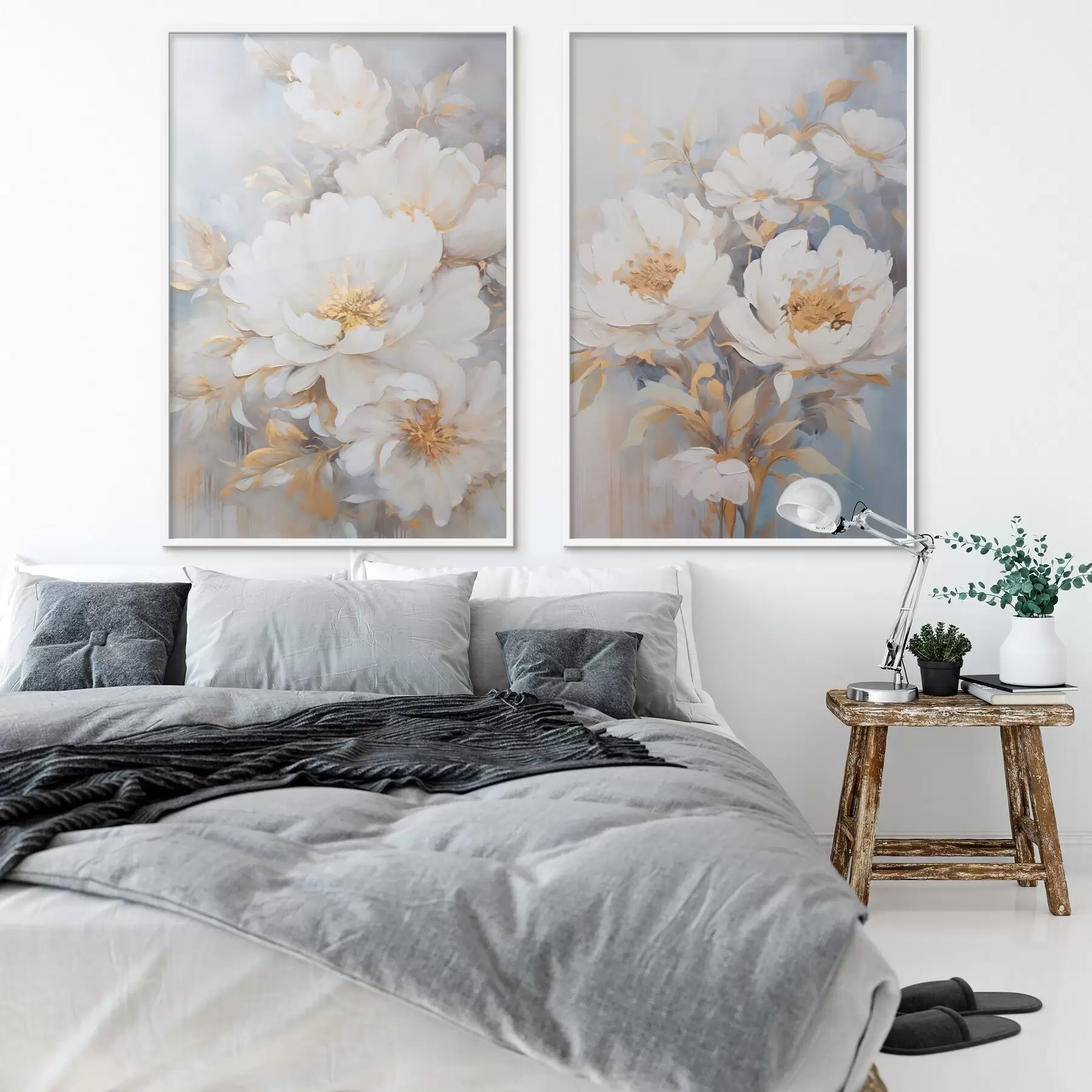 murales de pared Peonías blancas con centros y hojas amarillas, pinceladas suaves, fondo azul claro, arreglo floral d00878