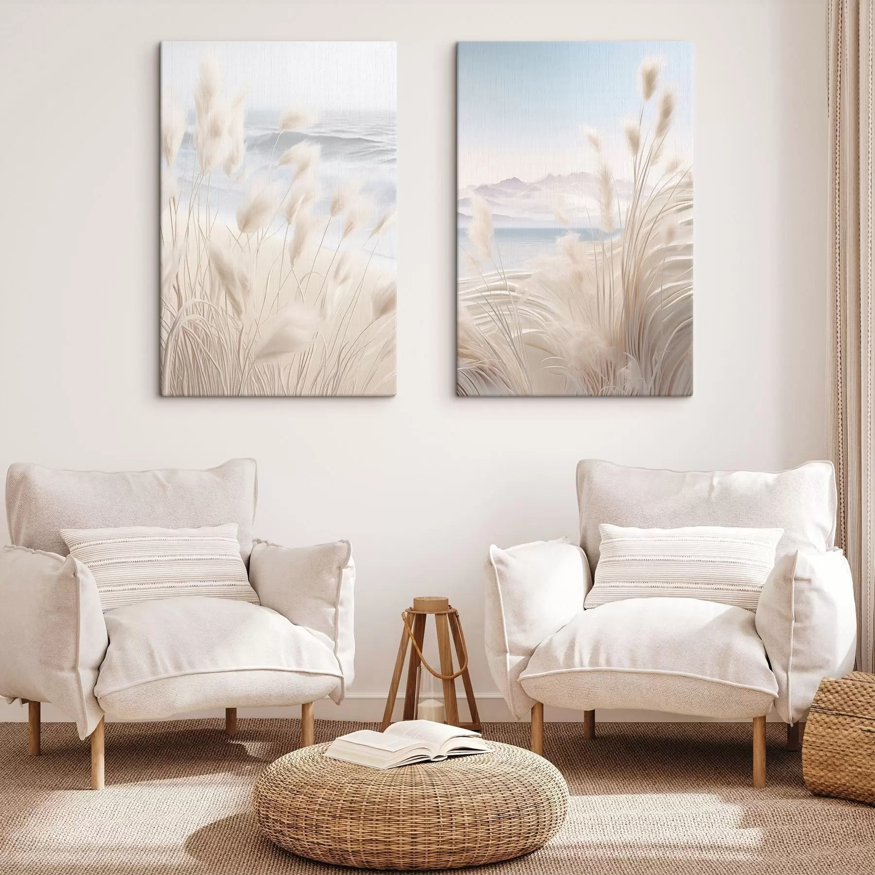 murales de pared Hierba alta y plumosa de la pampa en suaves tonos beige en primer plano, con una playa de arena al fondo. m01242