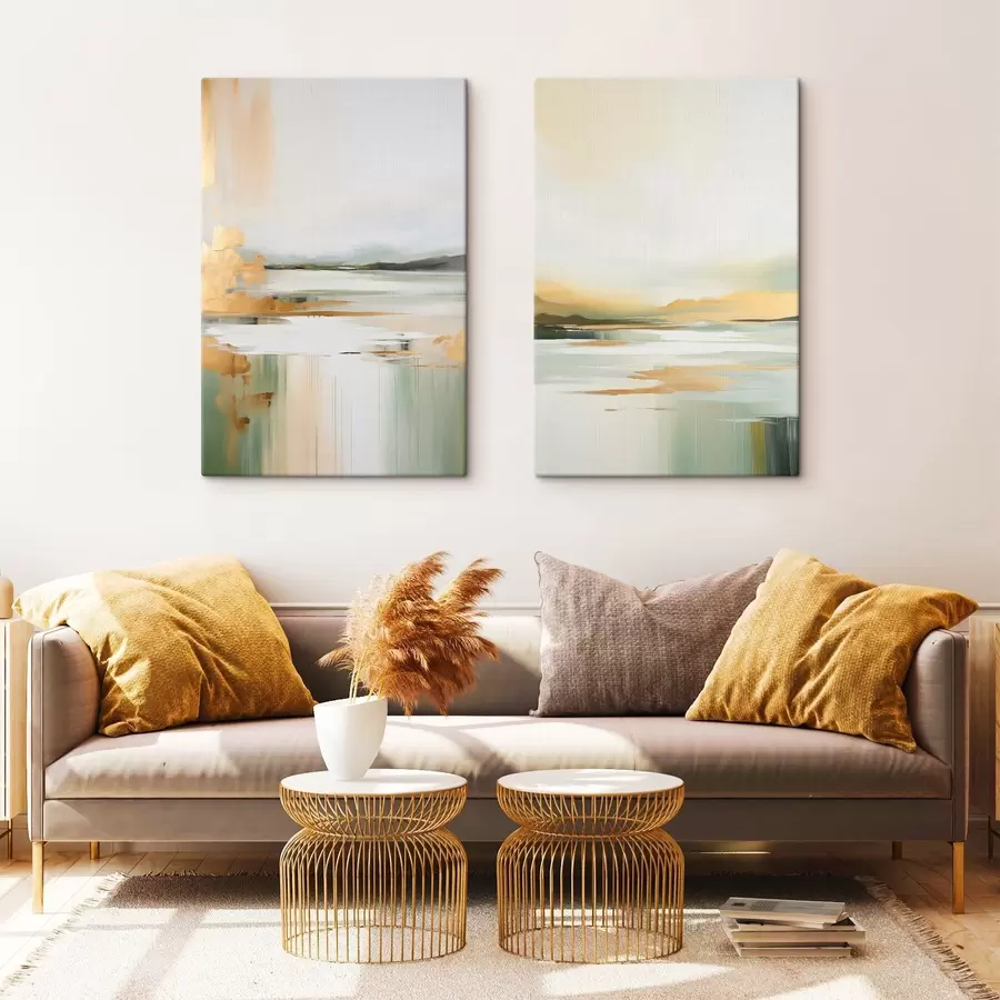 murales de pared Paisaje abstracto con tonos amarillos y verdes, agua que refleja el cielo y montañas lejanas, cielo pálido y brumoso. m01245