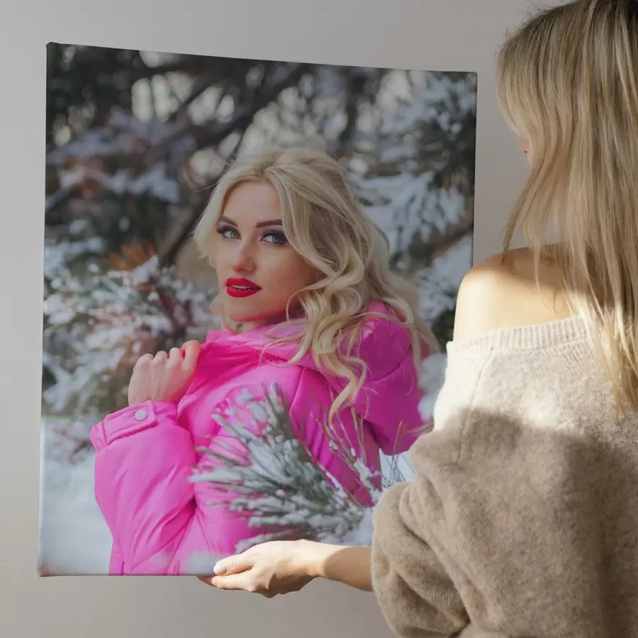 murales de pared Un regalo de un cuadro pintado a partir de una foto para una niña. s47168