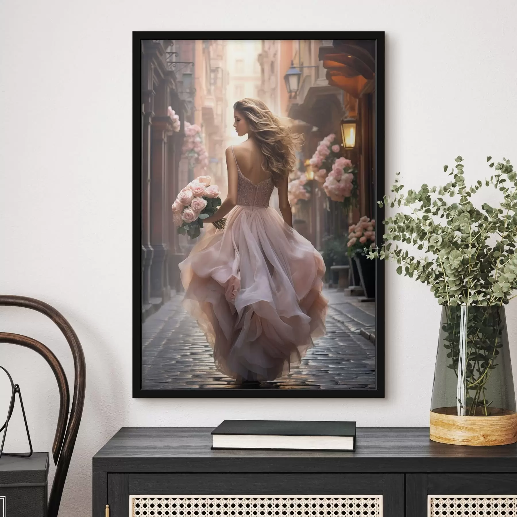 murales de pared Mujer con un vestido rosa caminando por una calle. f47316