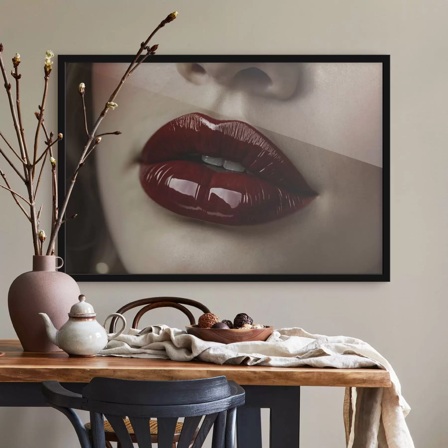 murales de pared Vista muy cercana de unos labios rojos brillantes. f47772