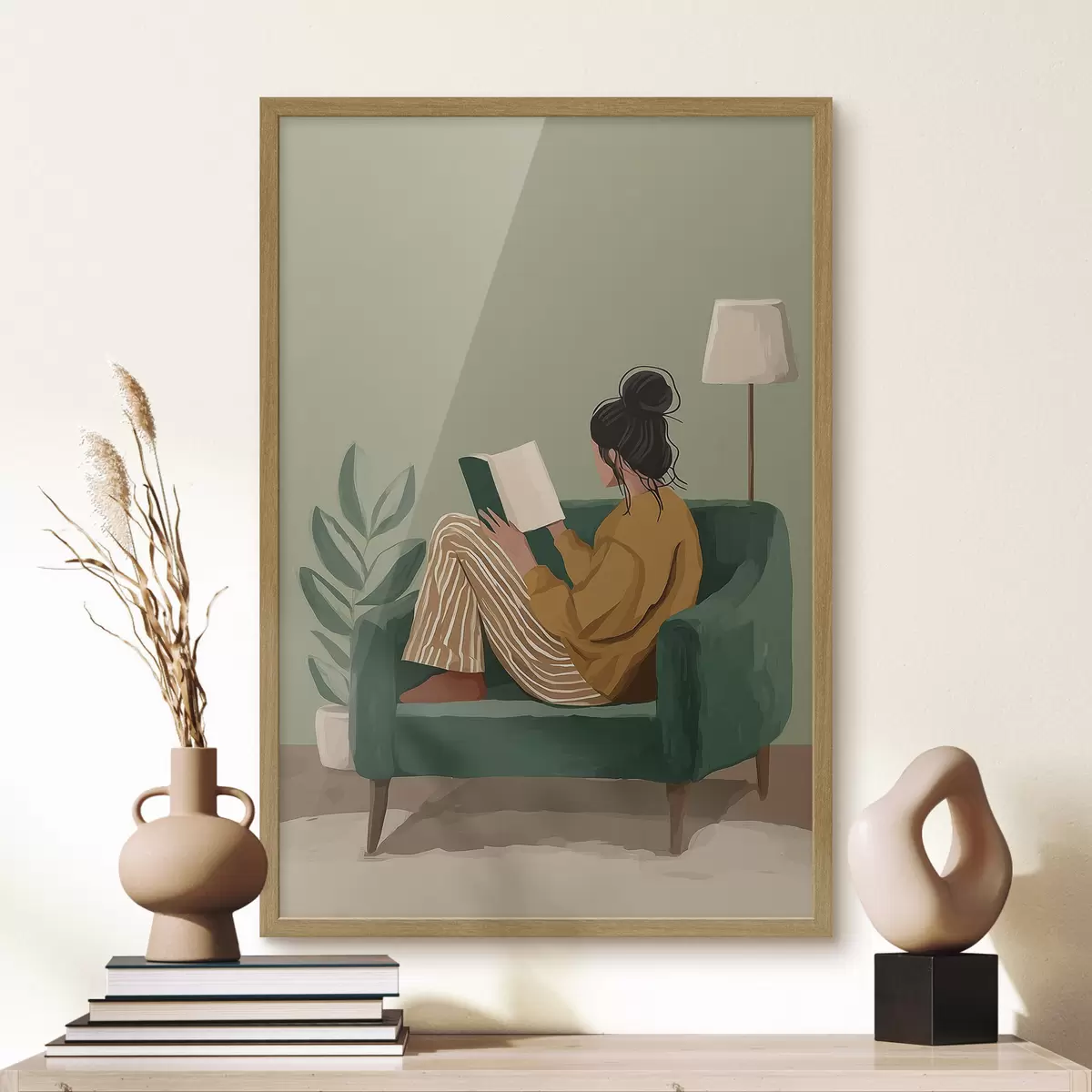 Poster Ilustración minimalista y acogedora de una mujer sentada en un sillón leyendo. f48118
