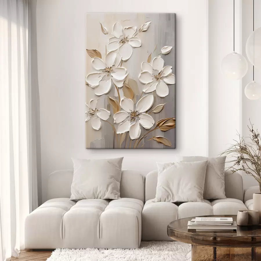 murales de pared Flores blancas abstractas con pétalos texturizados, sobre un fondo neutro con sutiles pinceladas imitativas. s47874