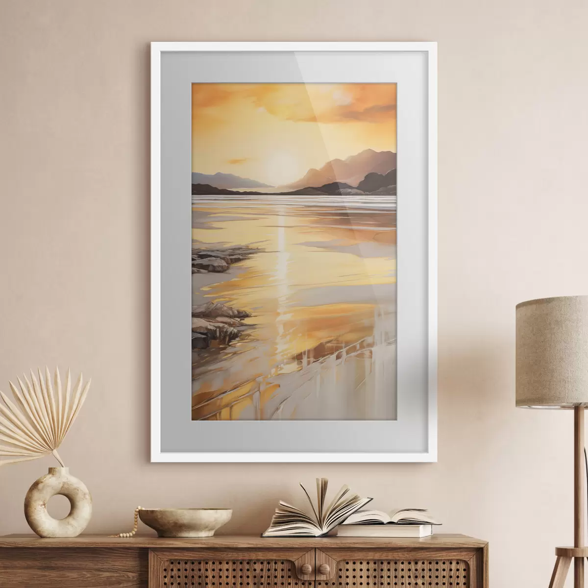 Poster Un paisaje con un río y montañas bajo un cálido cielo anaranjado, al atardecer f48756