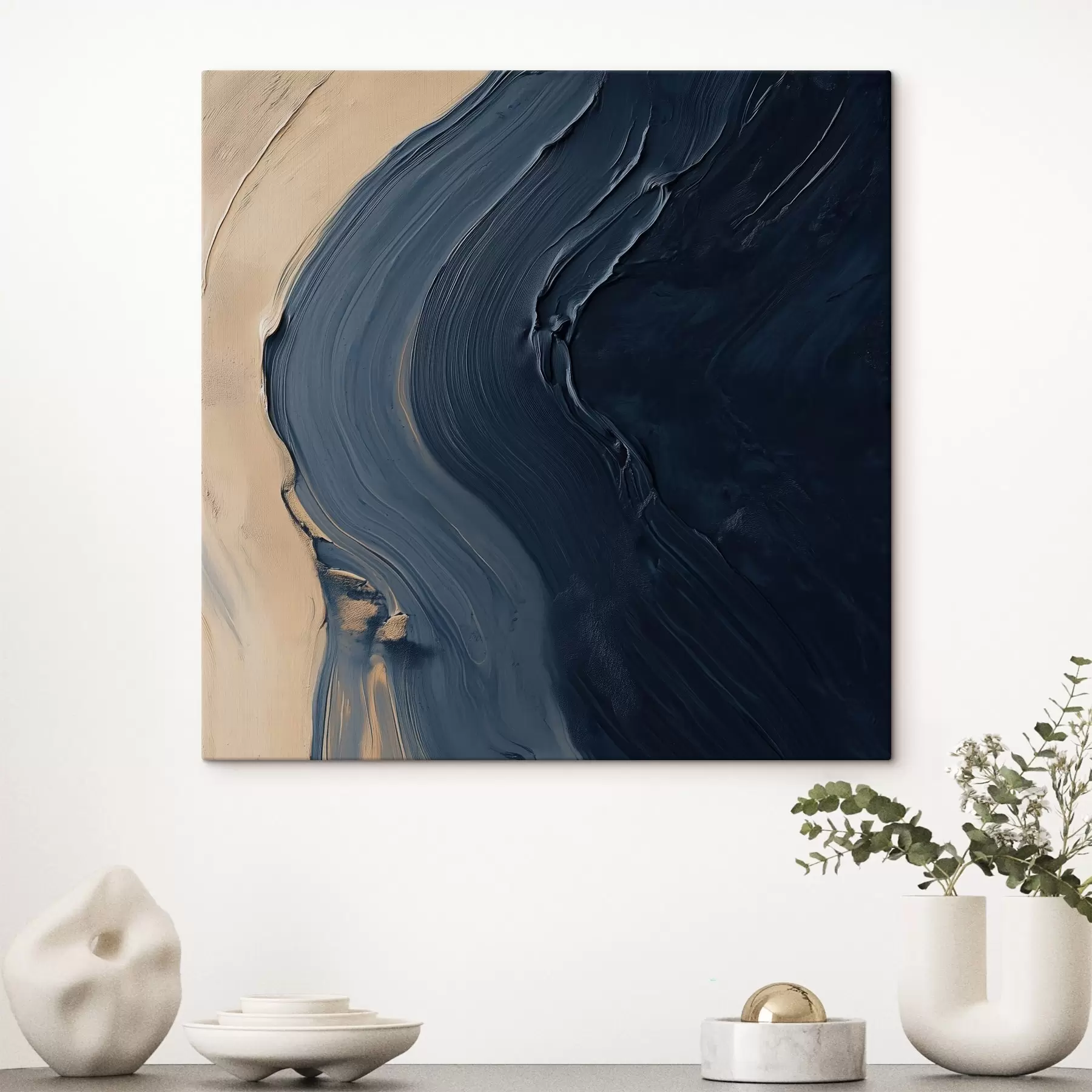 murales de pared Olas abstractas de color azul intenso sobre un fondo beige, con pinceladas expresivas al estilo de una pintura al óleo s48884