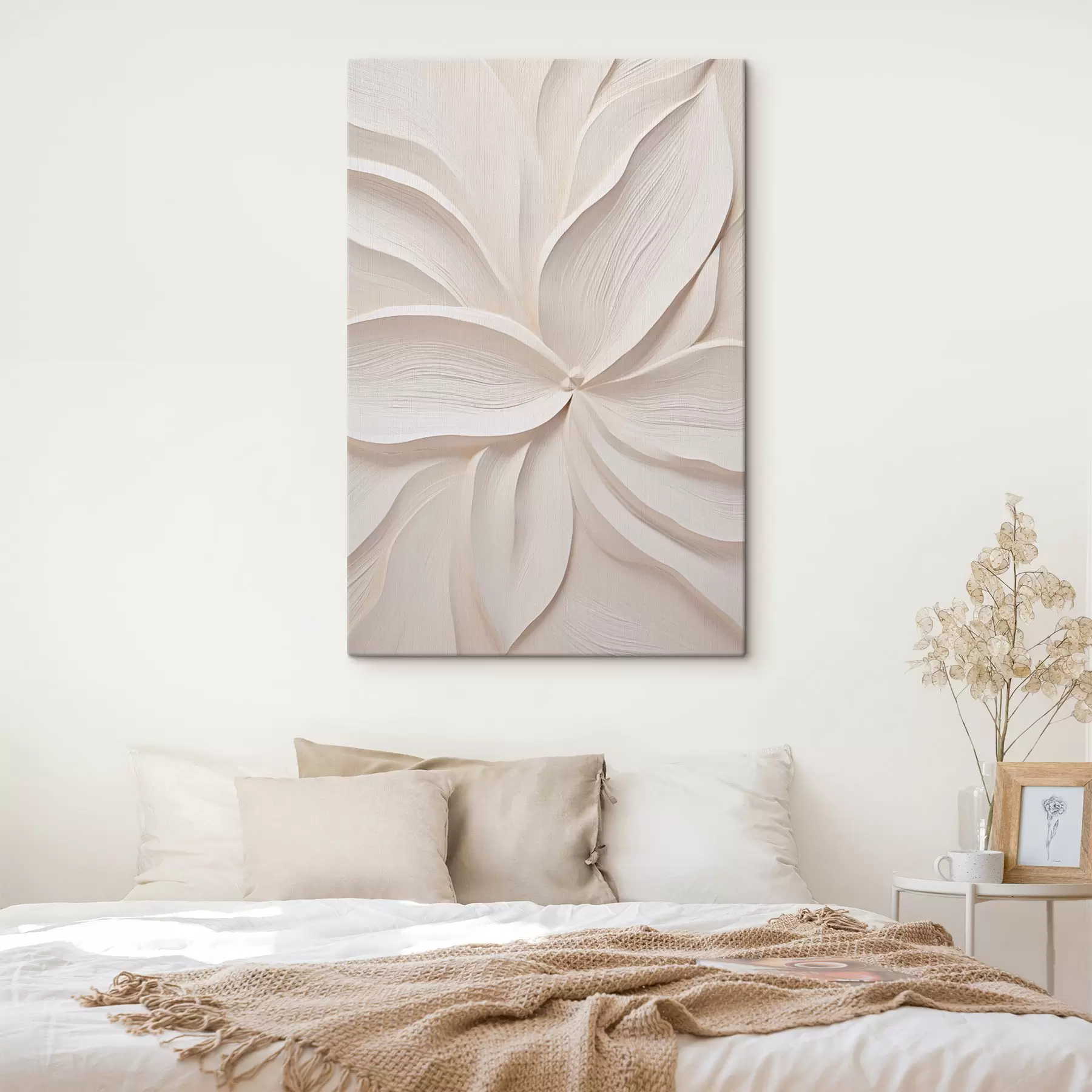 murales de pared Flor grande y abstracta, de color blanco cremoso, con pétalos delicados y superpuestos s49792