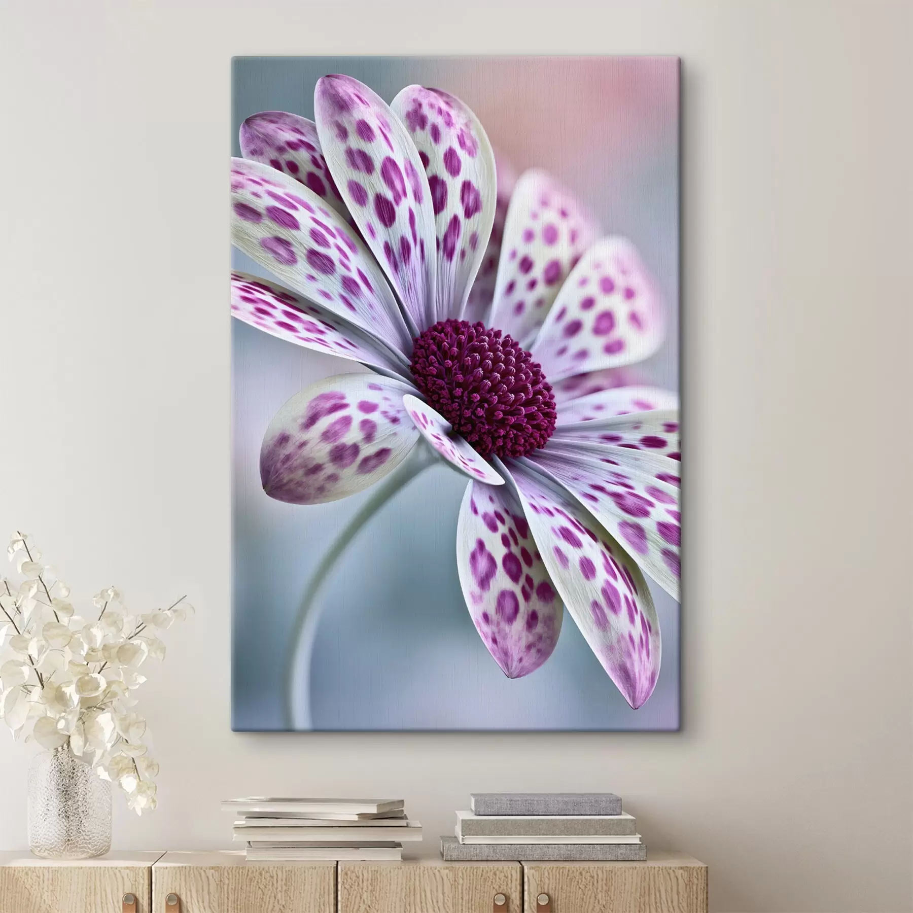 murales de pared Flor parecida a una margarita con manchas de leopardo de un magenta intenso s49866