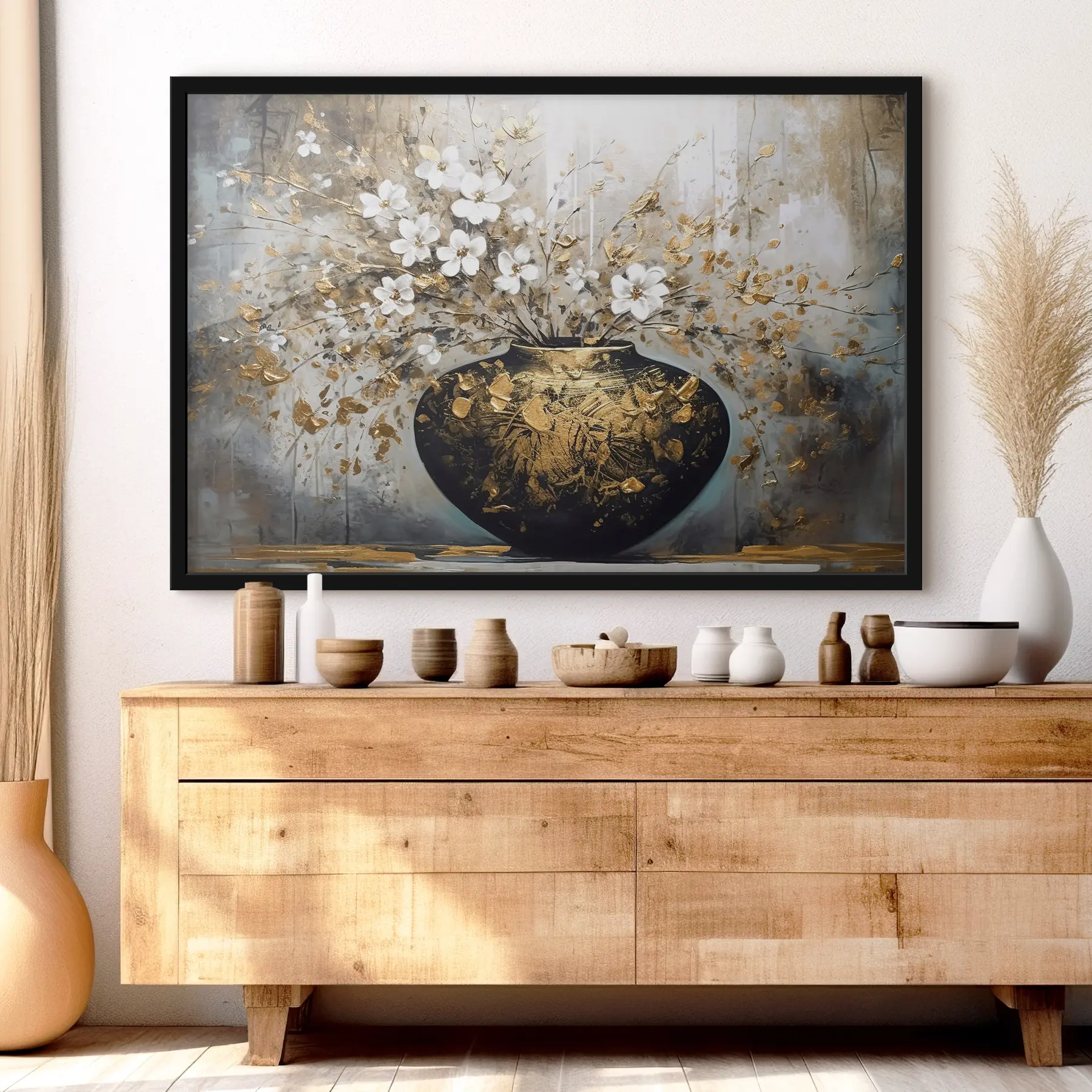 murales de pared Elegante jarrón adornado con flores vibrantes. f35377